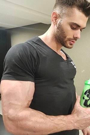 London Muscular Male Escort London Muscular Male Escort