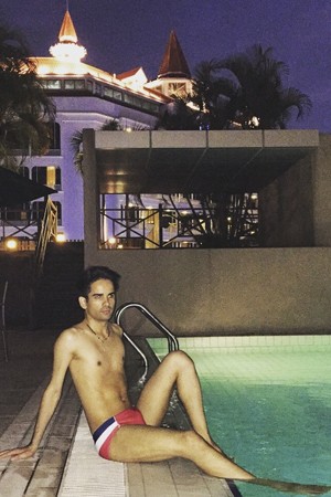 Bisexual male escort Bisexual male escort