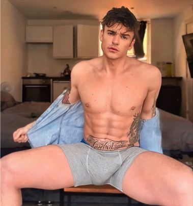 Brazilian Male Escort Valentino